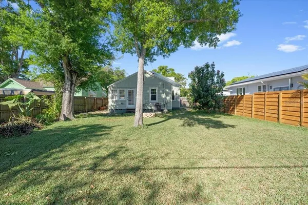 $425,000 | 943 Queen Street North, St. Petersburg, FL 33713