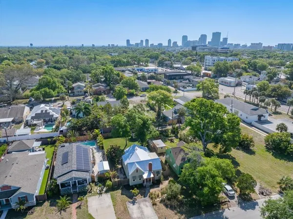 $425,000 | 943 Queen Street North, St. Petersburg, FL 33713