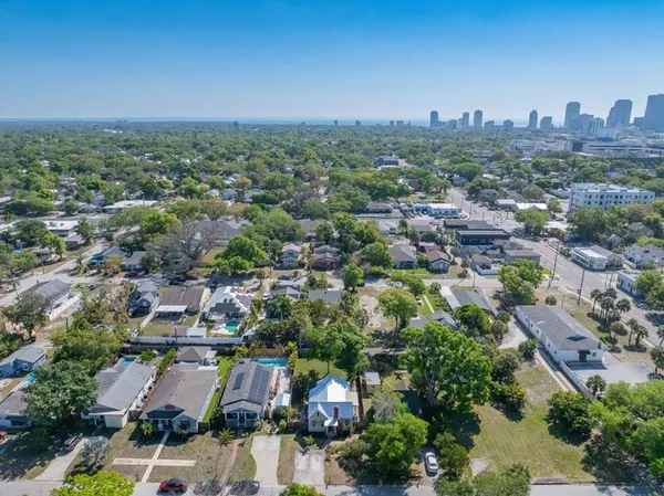 $425,000 | 943 Queen Street North, St. Petersburg, FL 33713