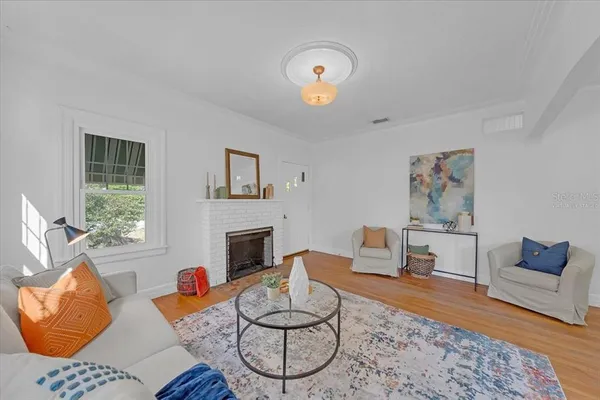 $425,000 | 943 Queen Street North, St. Petersburg, FL 33713