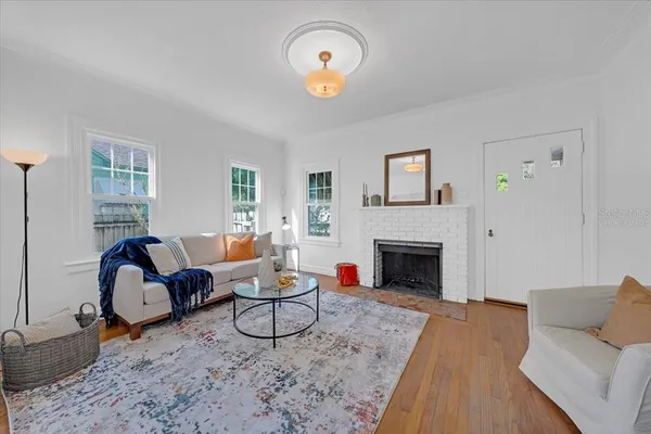 $425,000 | 943 Queen Street North, St. Petersburg, FL 33713