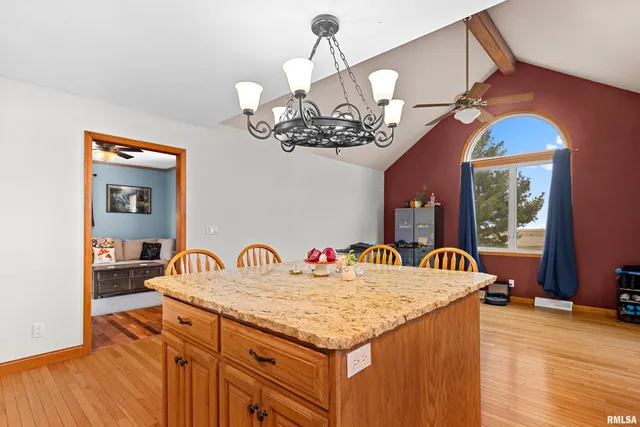 $285,000 | 1379 North County Road 1950 North, Lowpoint, IL 61545