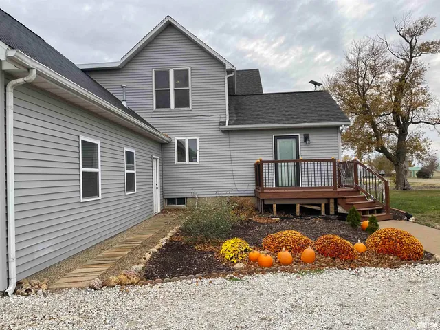 $285,000 | 1379 North County Road 1950 North, Lowpoint, IL 61545