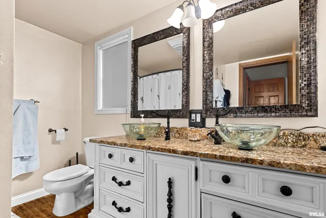 $285,000 | 1379 North County Road 1950 North, Lowpoint, IL 61545