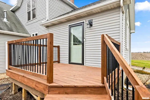 $285,000 | 1379 North County Road 1950 North, Lowpoint, IL 61545