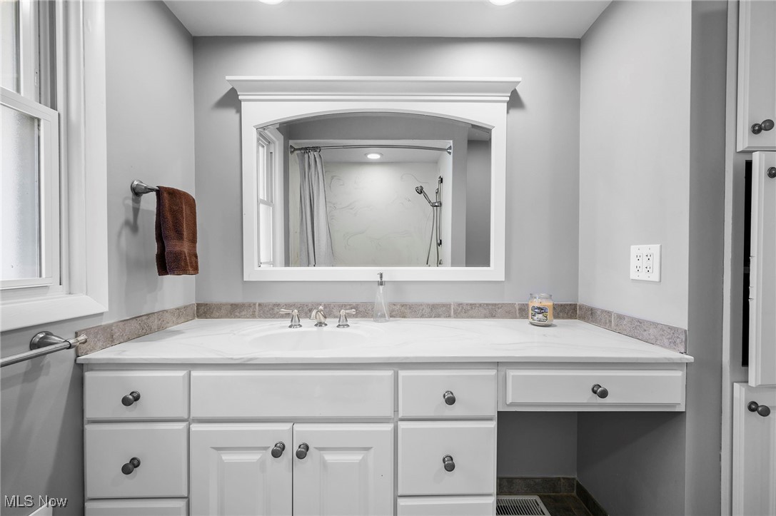 6335 Highland Road Cleveland, OH 44143 - Photo 24 of 35
