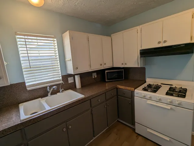 $1,100 | 1908 27th Street, Lubbock, TX 79411