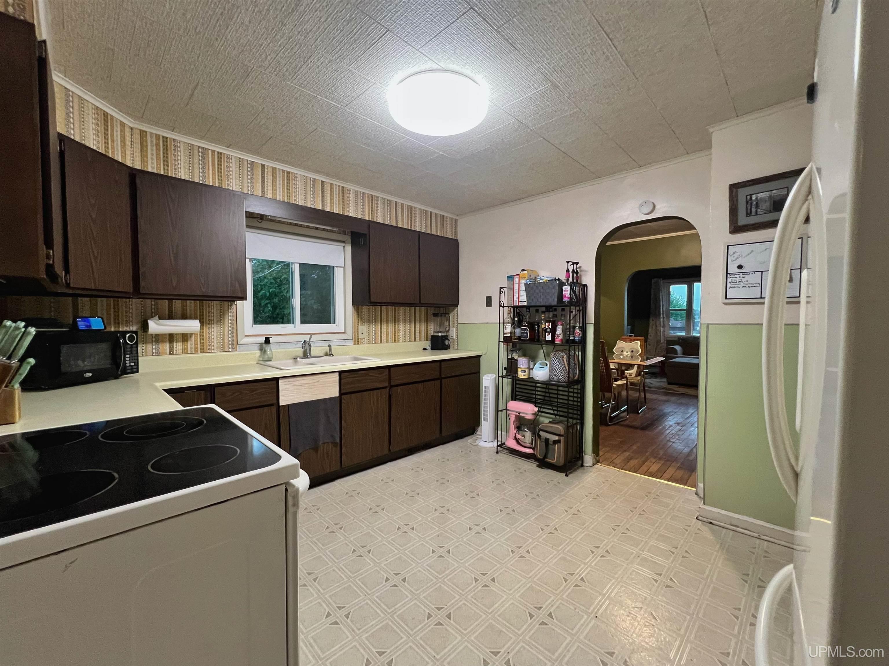 810 Section Street Norway, MI 49870 - Photo 6 of 23
