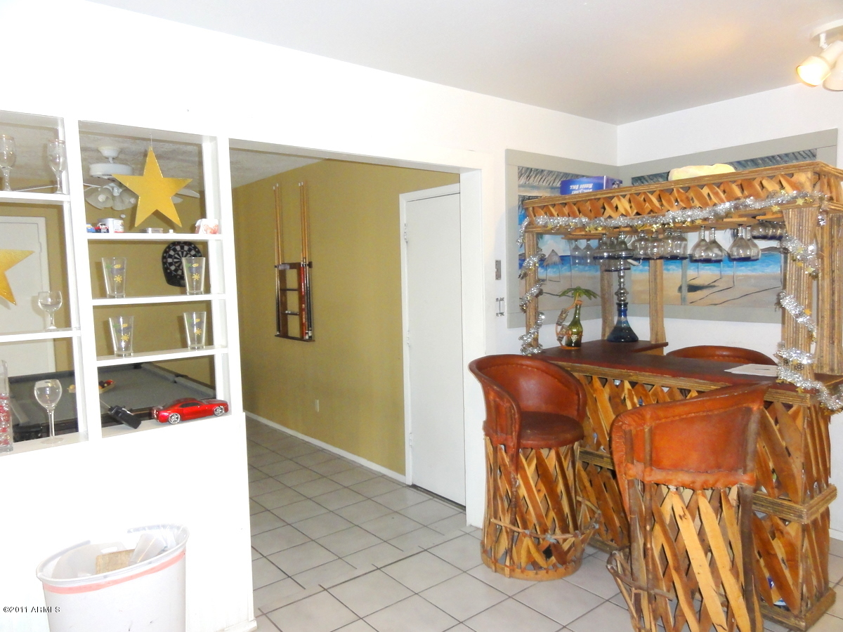 4265 East Vineyard Road Phoenix, AZ 85042 - Photo 8 of 15 Kitchen 3