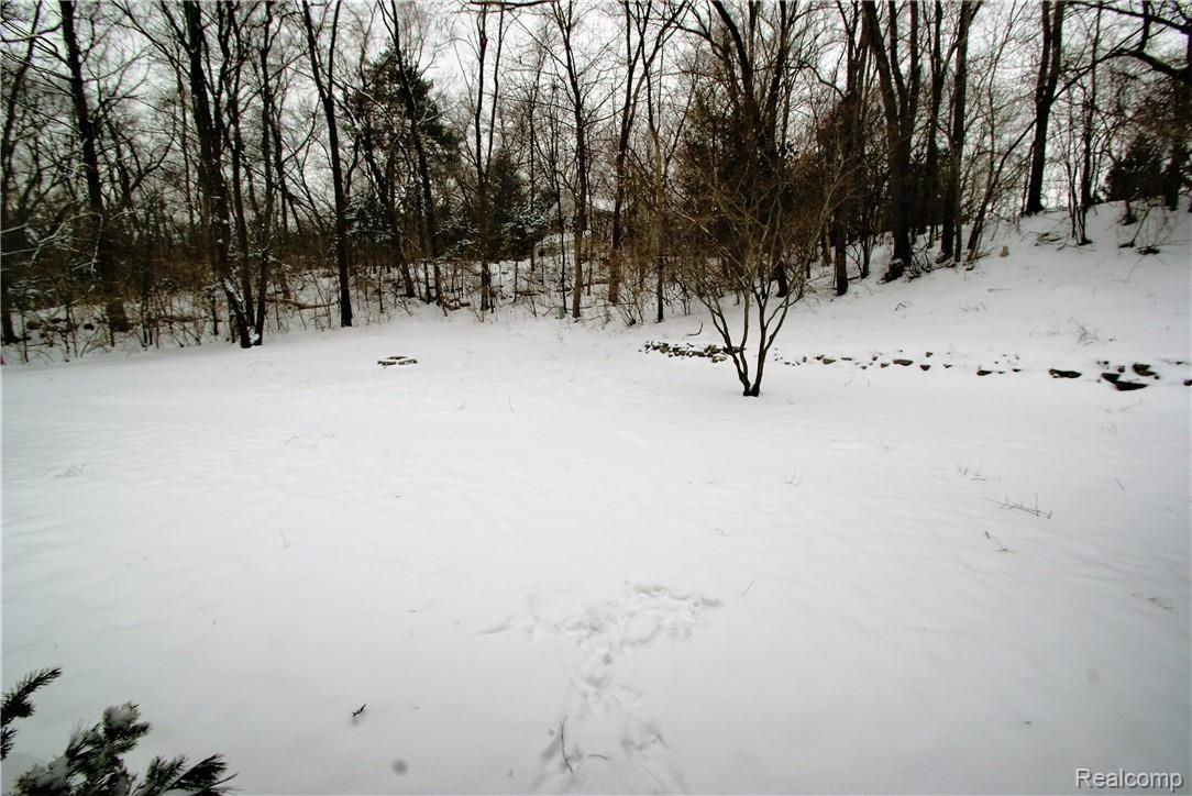 25335 Dennison Road Franklin, MI 48025 - Photo 25 of 27 Dennison 25335 (59).JPG