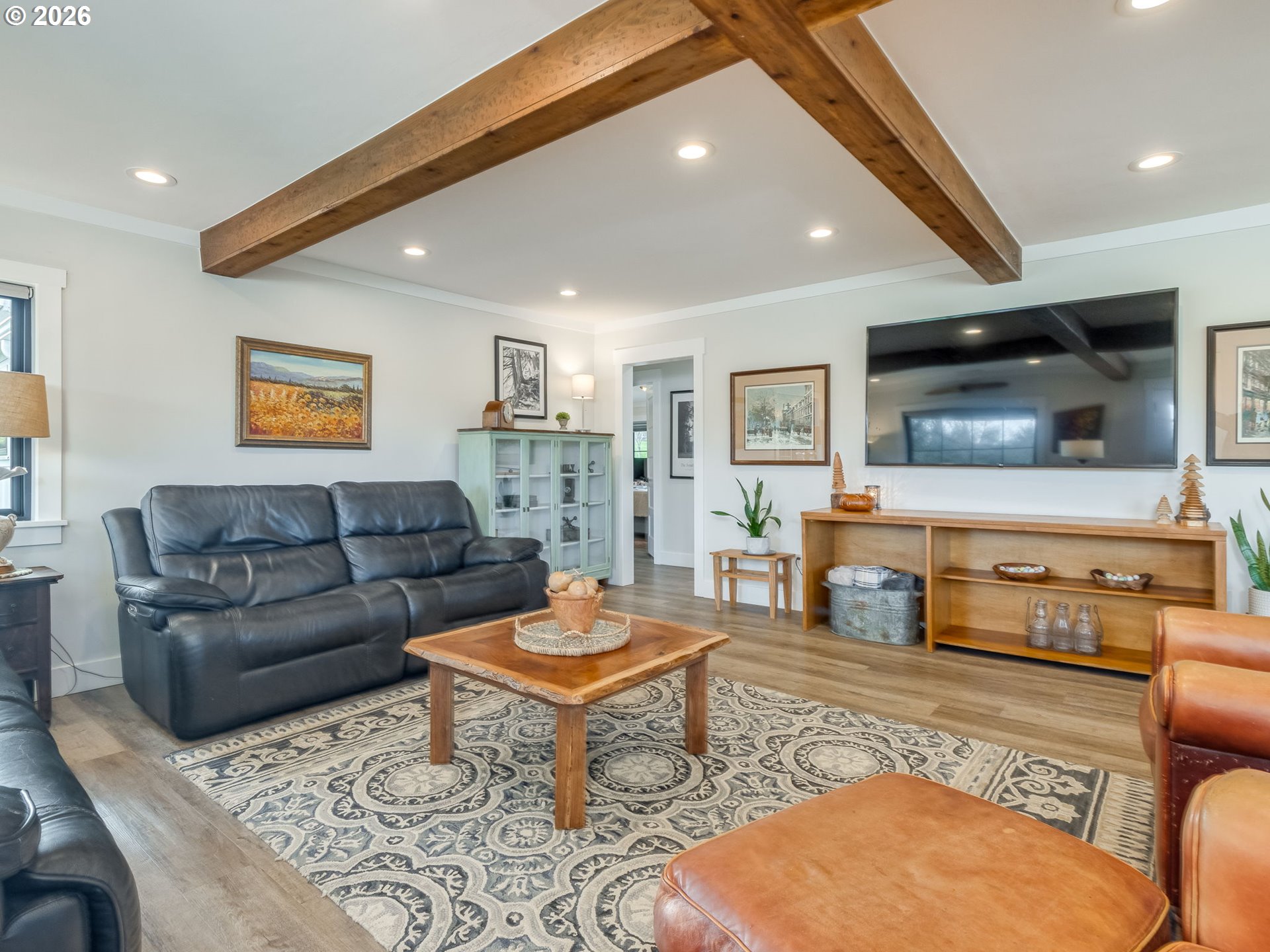 5801 Northeast Abbey Road Carlton, OR 97111 - Photo 8 of 48 a living room with furniture and a flat screen tv