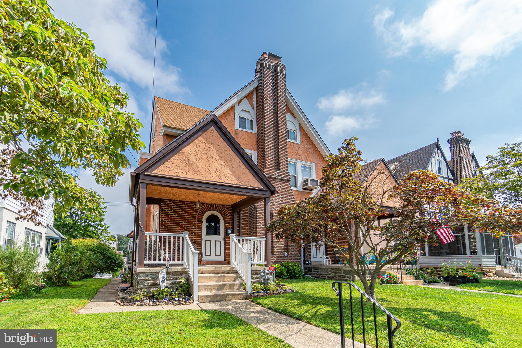 127 School Lane Springfield, PA 19064 - Photo 2 of 45 Gallery Image 2