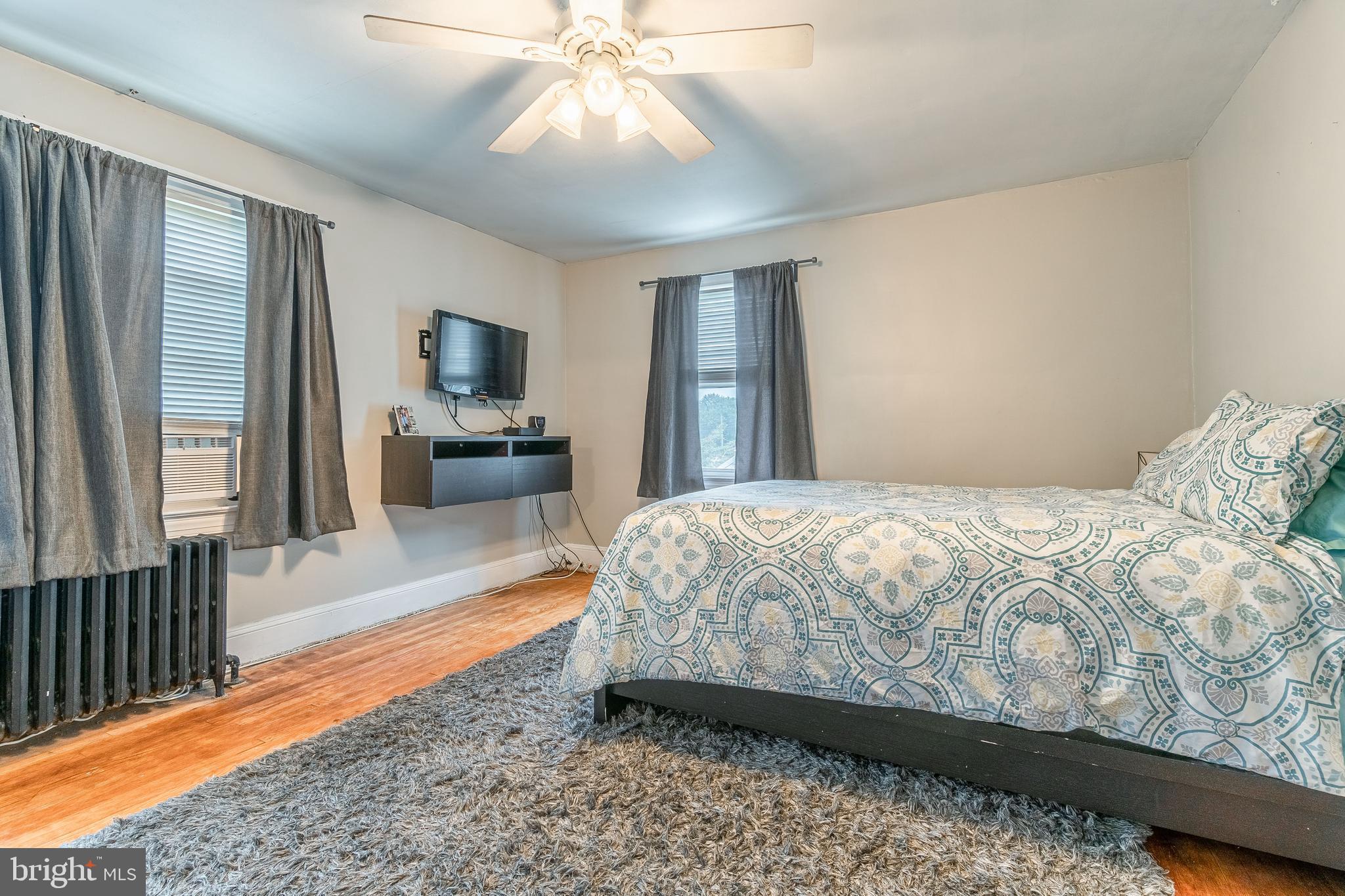 127 School Lane Springfield, PA 19064 - Photo 23 of 45 Master Bedroom - 2nd level