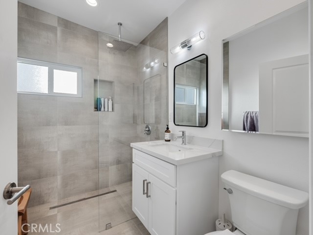 30280 Santa Rosa Road Lucerne Valley, CA 92356 - Photo 24 of 66 Walk-in shower bathroom
