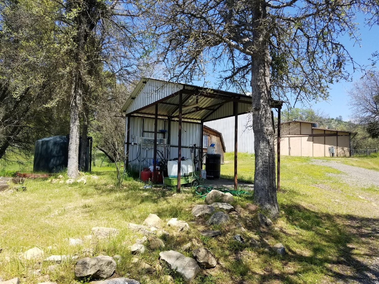3263 Wildcat Road Mariposa, CA 95338 - Photo 14 of 18 horse/animal washing station