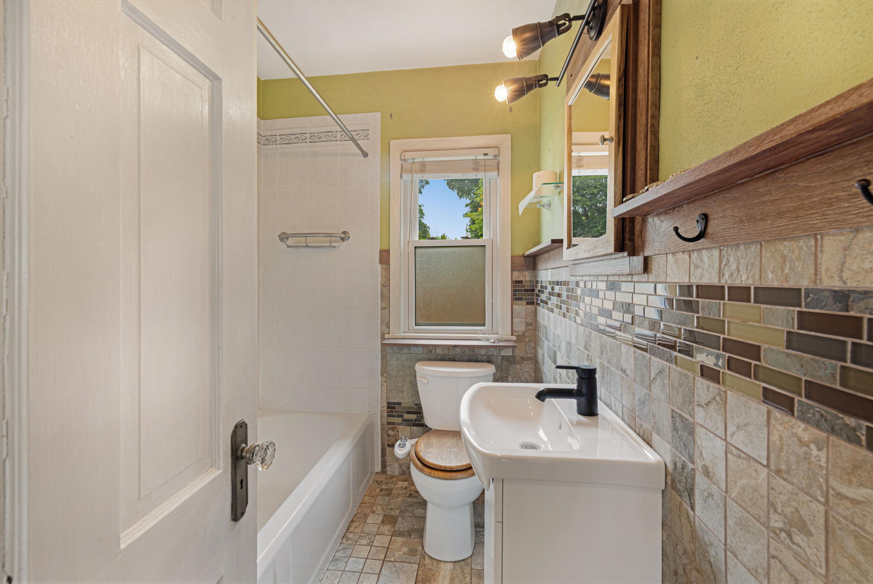 2702 South 46th Street Milwaukee, WI 53219 - Photo 7 of 18 Main Level Full Bath