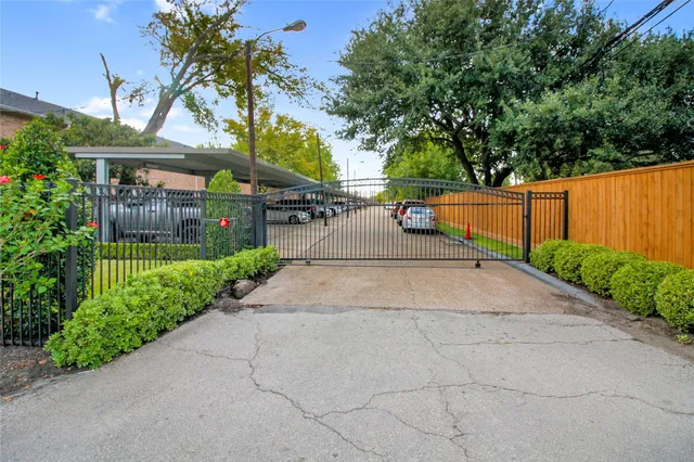 $1,750 | 8868 Kempwood Drive, Houston, TX 77080
