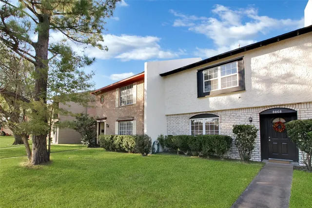 $1,750 | 8868 Kempwood Drive, Houston, TX 77080