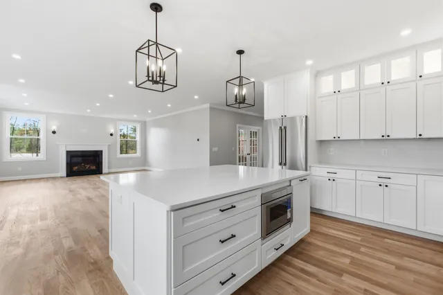 $2,099,000 | 63 Mammoth Road, Windham, NH 03087