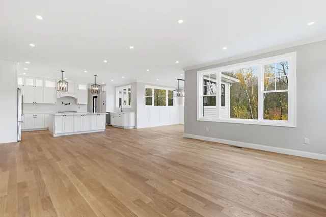 $2,099,000 | 63 Mammoth Road, Windham, NH 03087