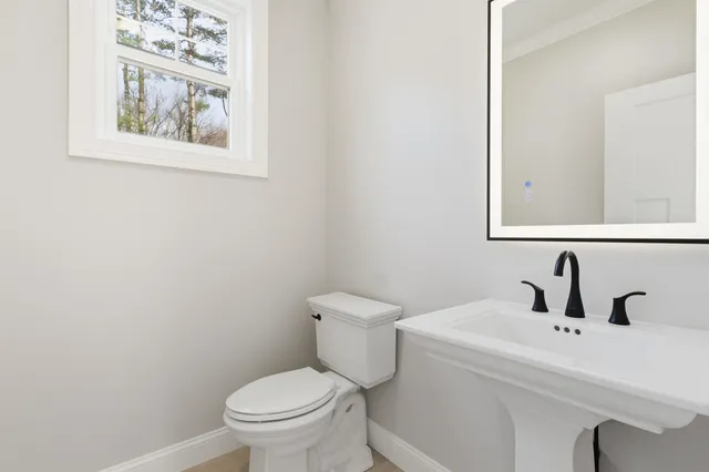 $2,099,000 | 63 Mammoth Road, Windham, NH 03087