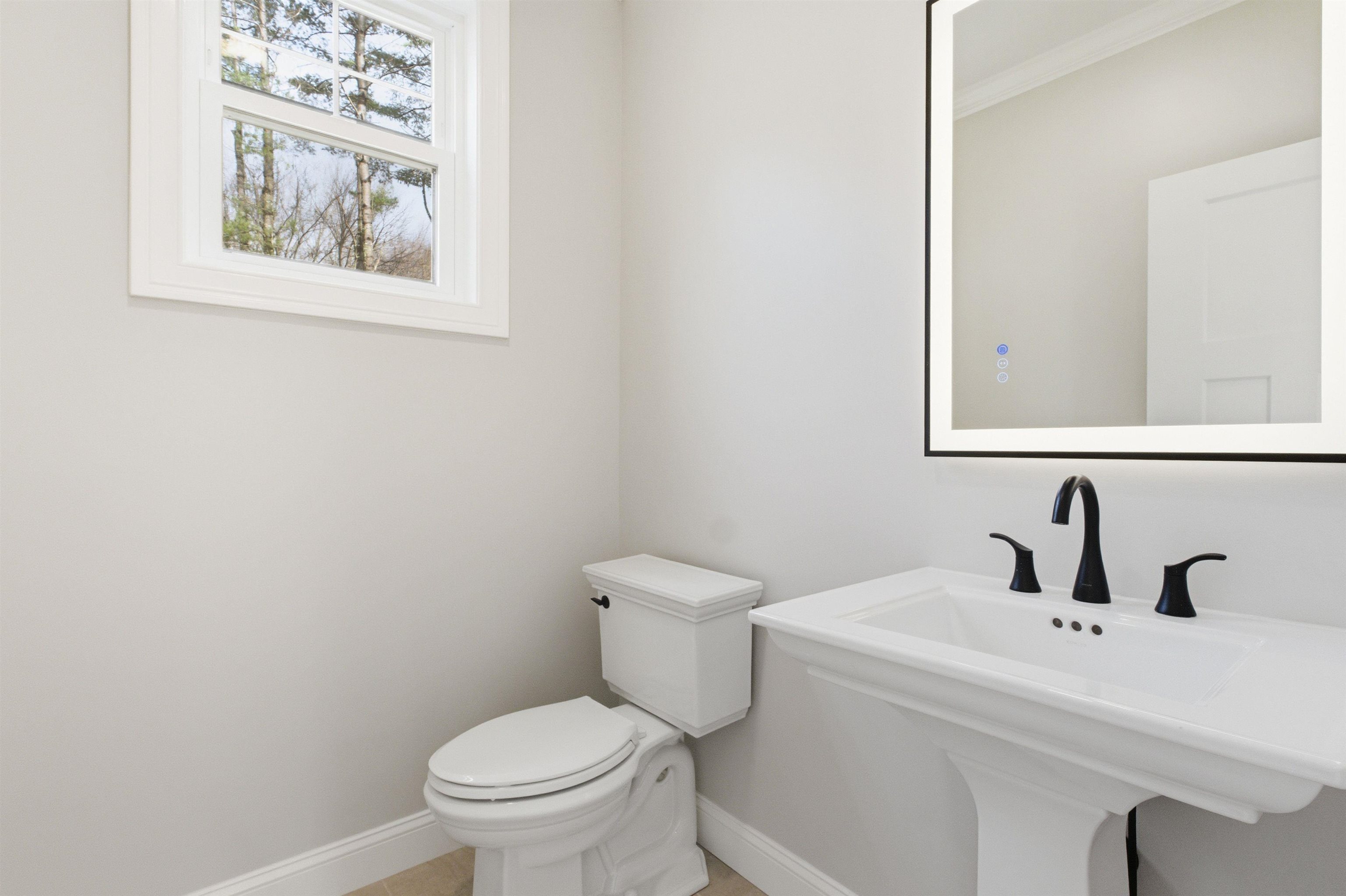 63 Mammoth Road Windham, NH 03087 - Photo 26 of 60