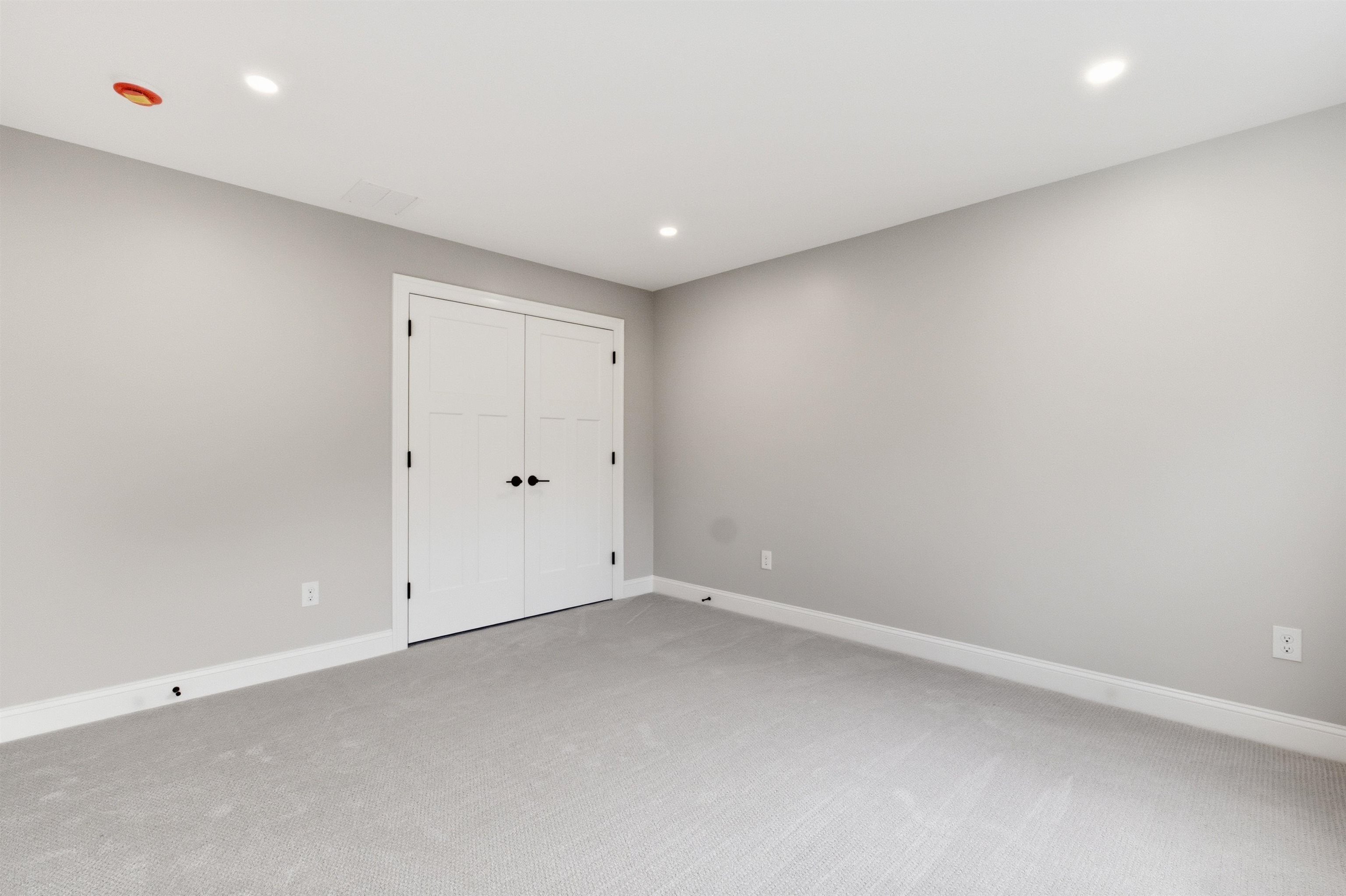 63 Mammoth Road Windham, NH 03087 - Photo 31 of 60