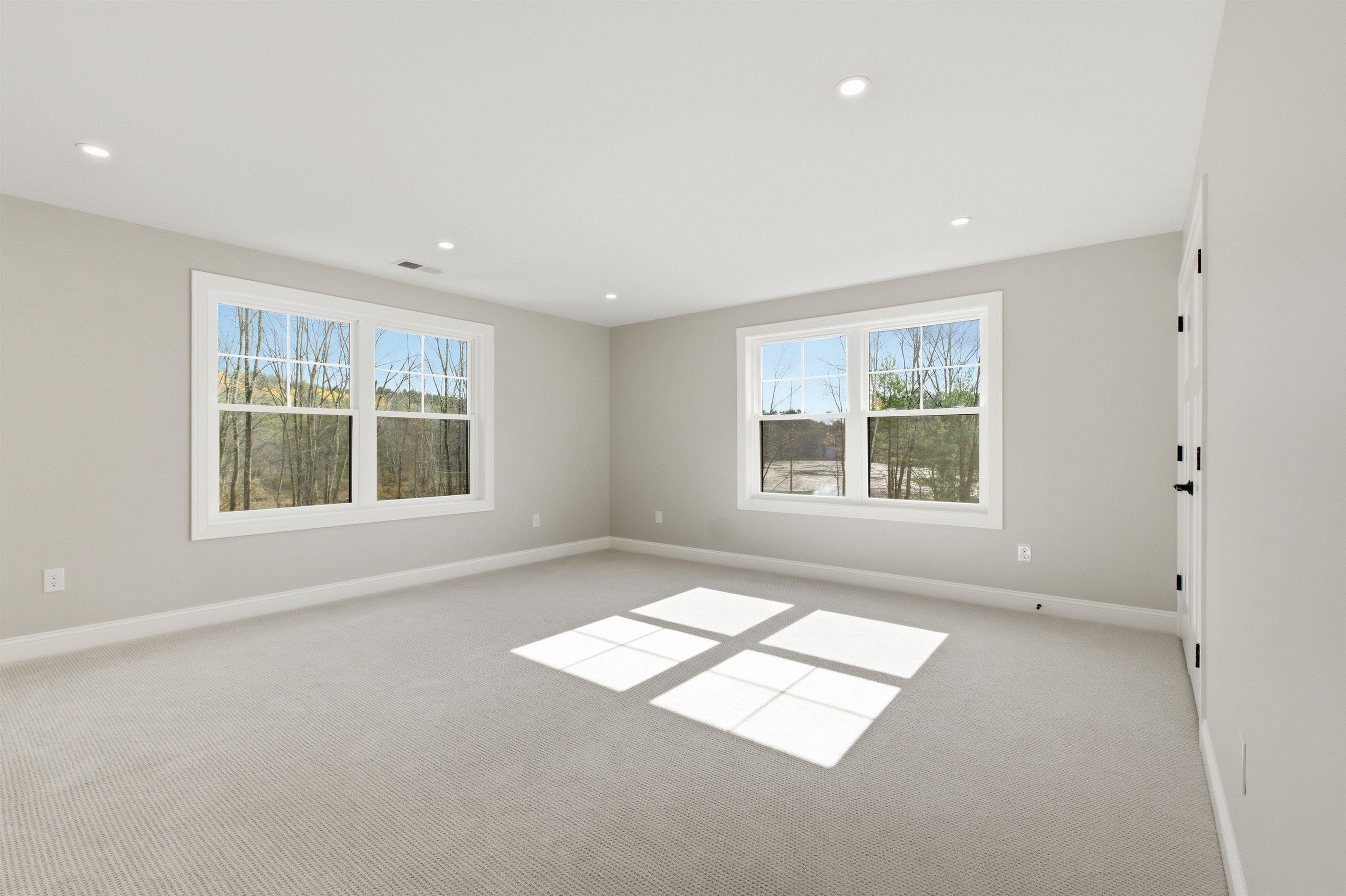 63 Mammoth Road Windham, NH 03087 - Photo 32 of 60