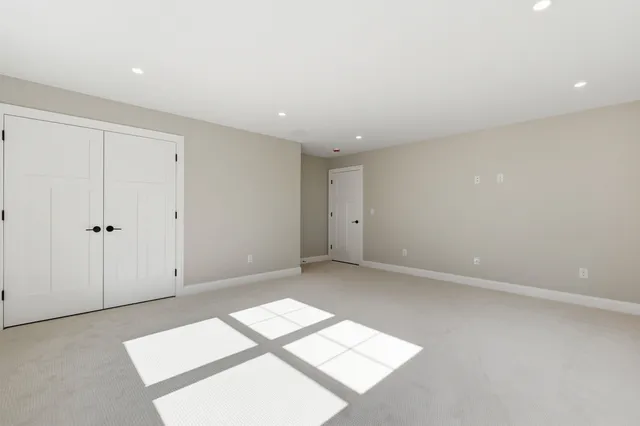 $2,099,000 | 63 Mammoth Road, Windham, NH 03087