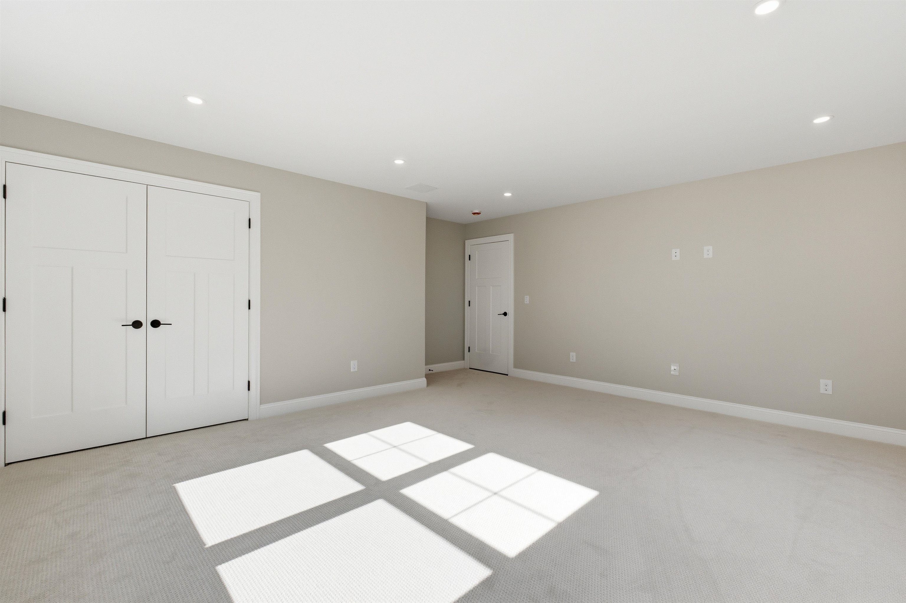 63 Mammoth Road Windham, NH 03087 - Photo 33 of 60