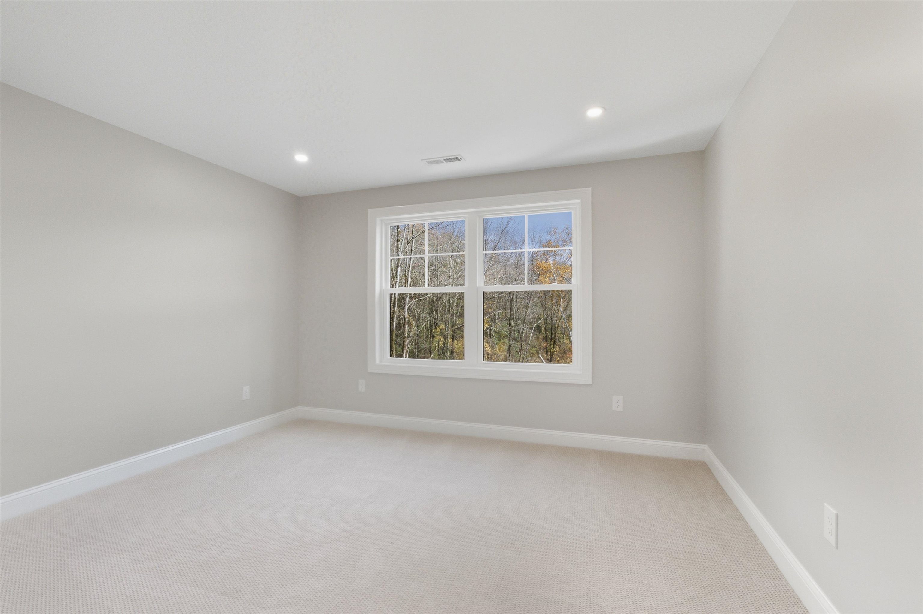 63 Mammoth Road Windham, NH 03087 - Photo 34 of 60