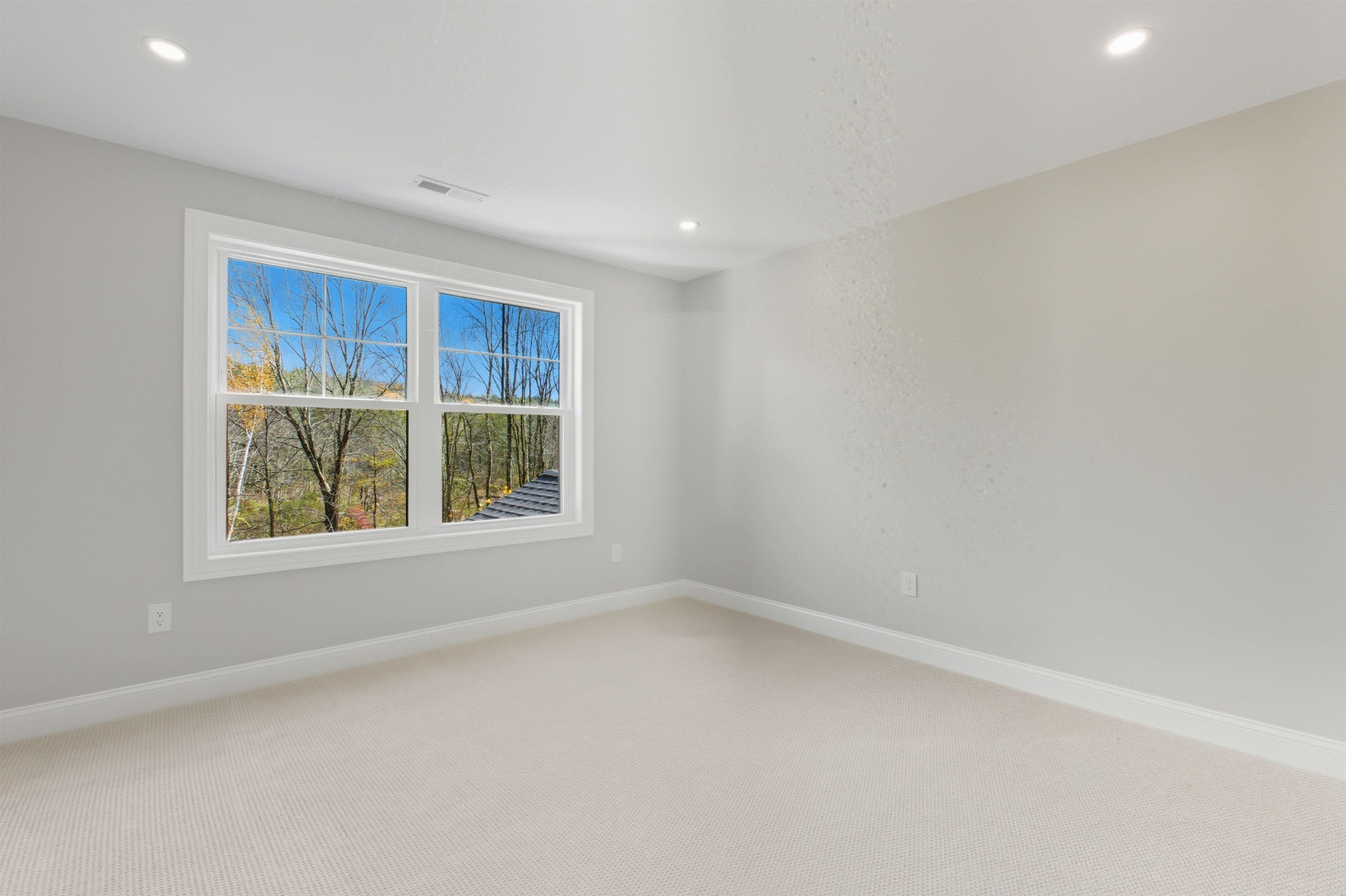 63 Mammoth Road Windham, NH 03087 - Photo 35 of 60