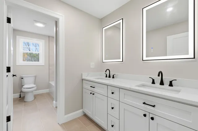 $2,099,000 | 63 Mammoth Road, Windham, NH 03087