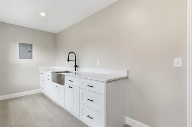 $2,099,000 | 63 Mammoth Road, Windham, NH 03087