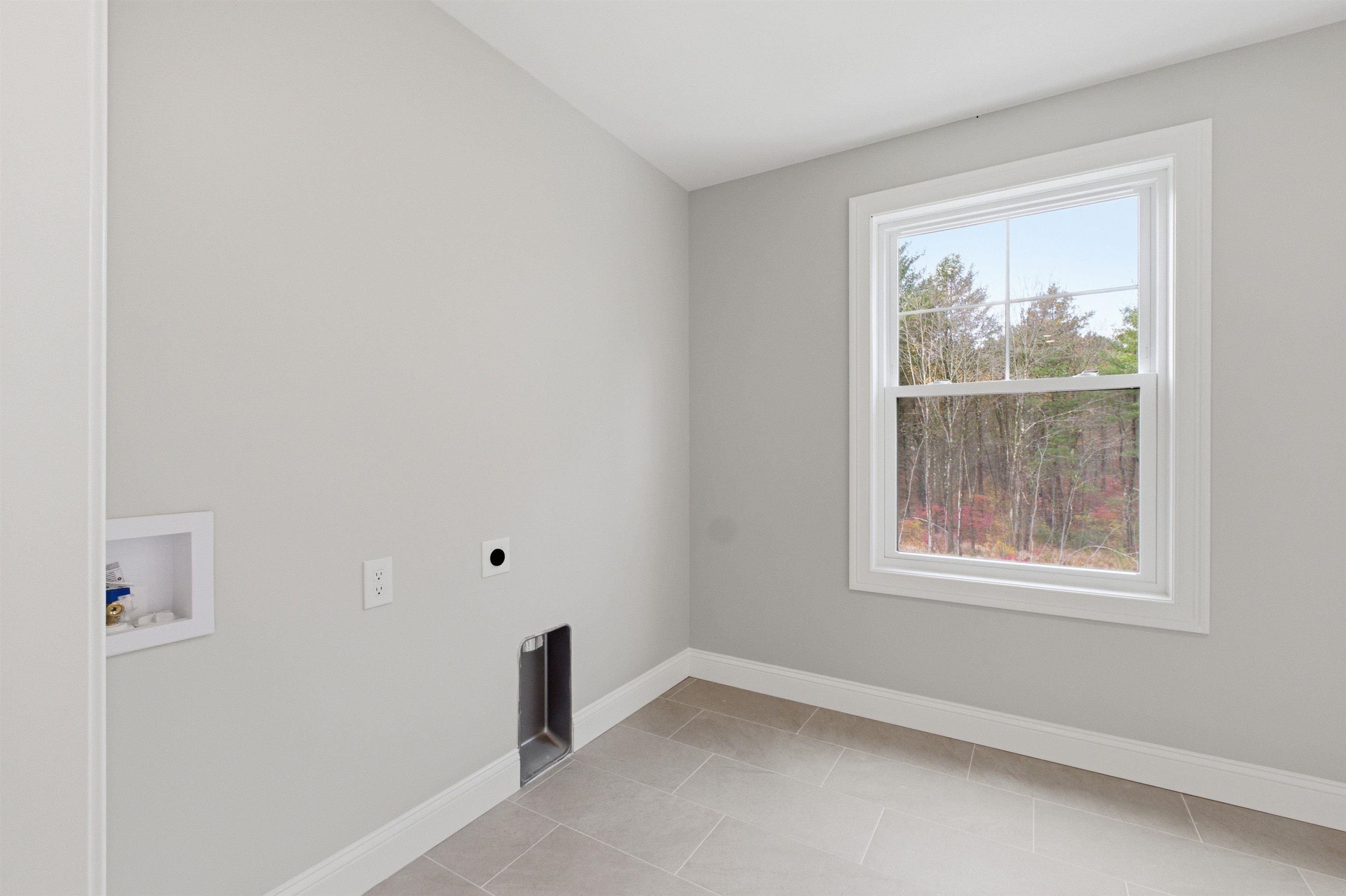 63 Mammoth Road Windham, NH 03087 - Photo 40 of 60