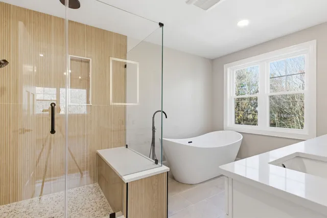 $2,099,000 | 63 Mammoth Road, Windham, NH 03087