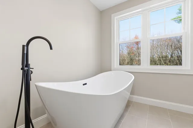 $2,099,000 | 63 Mammoth Road, Windham, NH 03087