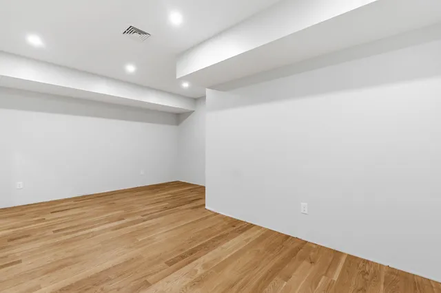 $2,099,000 | 63 Mammoth Road, Windham, NH 03087