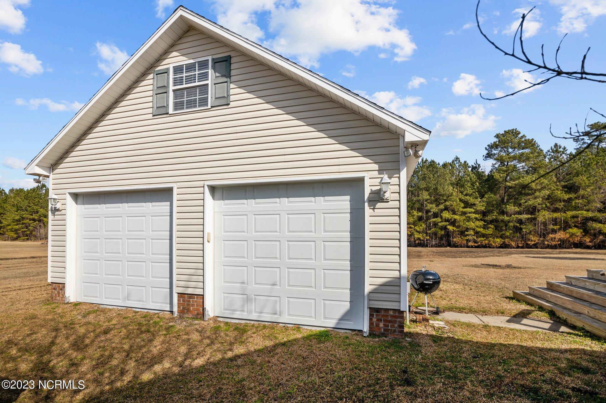 1150 Spring Garden Road New Bern, NC 28562 - Photo 3 of 40 3-web-or-mls-2I3A0004_1