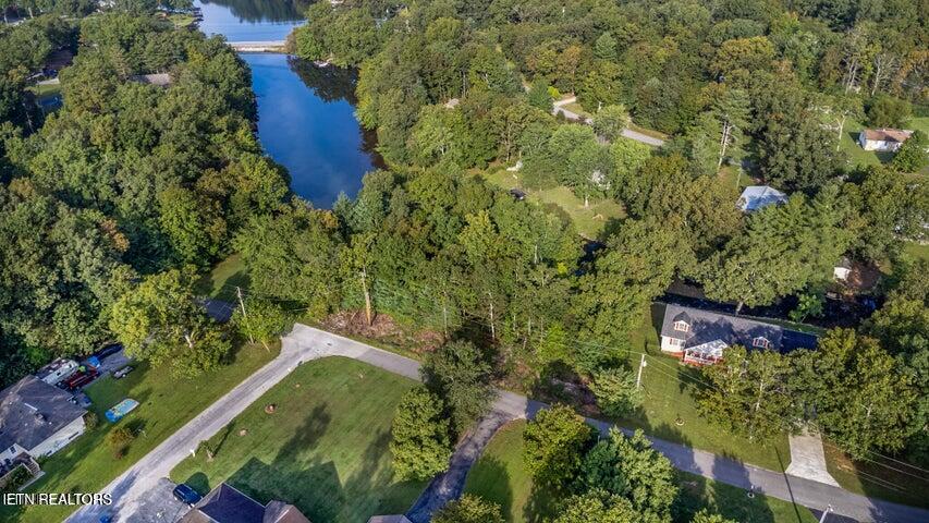 1566 Cherokee Road East Crossville, TN 38572 - Photo 8 of 13 1566 E Cherokee Rd pic 5