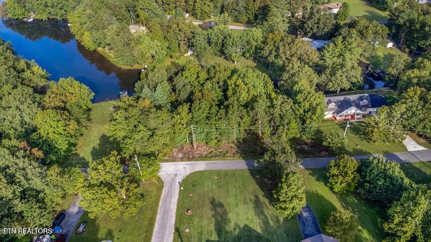 1566 Cherokee Road East Crossville, TN 38572 - Photo 9 of 13 1566 E Cherokee Rd pic 4