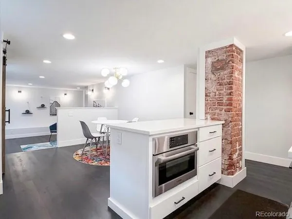 $2,225 | 736 York Street, Denver, CO 80206