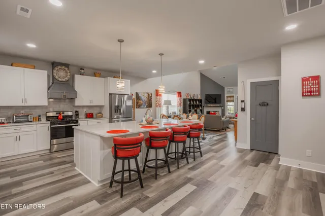 $564,900 | 986 Meadow Walk Lane, Lenoir City, TN 37772