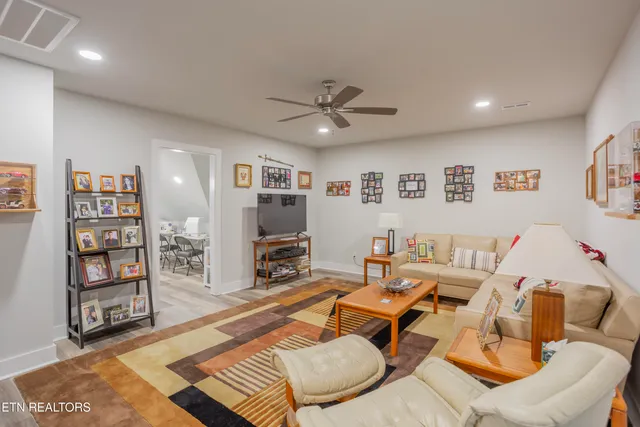 $564,900 | 986 Meadow Walk Lane, Lenoir City, TN 37772