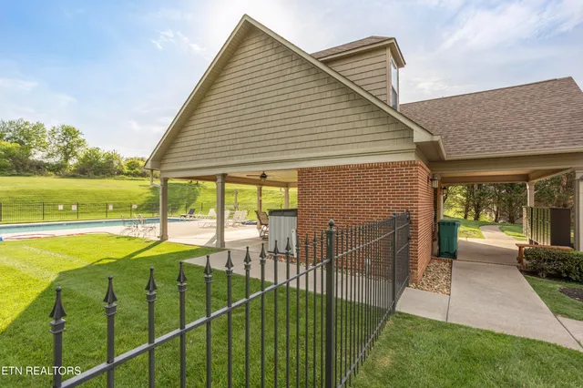 $564,900 | 986 Meadow Walk Lane, Lenoir City, TN 37772