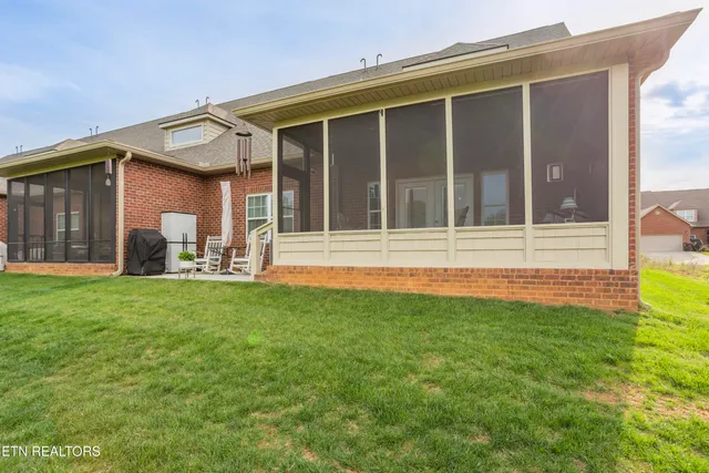 $564,900 | 986 Meadow Walk Lane, Lenoir City, TN 37772