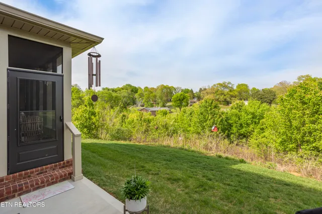 $564,900 | 986 Meadow Walk Lane, Lenoir City, TN 37772