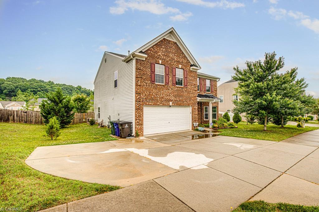 3325 Grandview Club Road Pfafftown, NC 27040 - Photo 2 of 48 Gallery Image 2