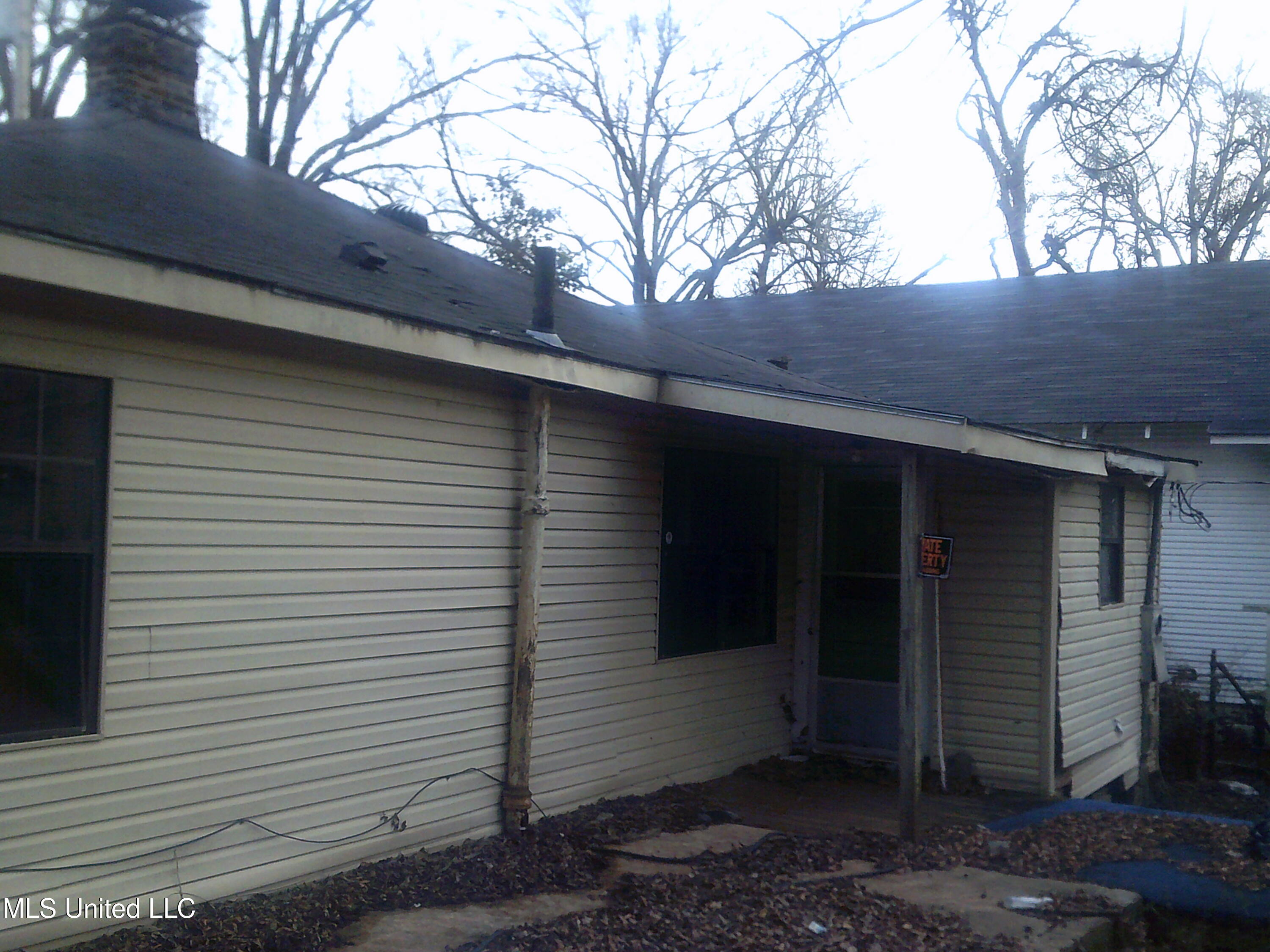 1135 South Mound Street Grenada, MS 38901 - Photo 3 of 5 REAR VIEW