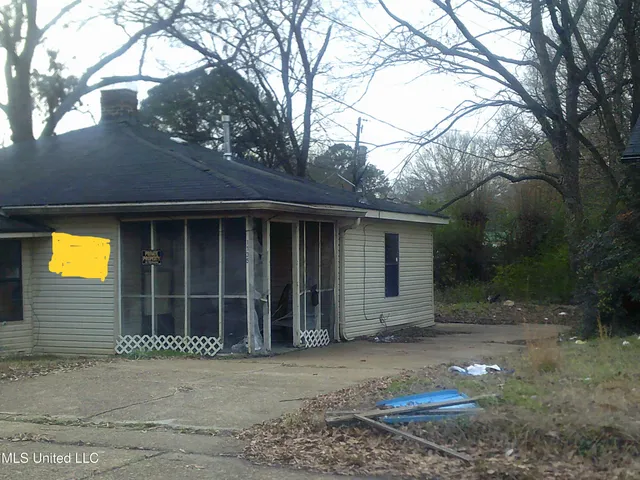 $18,500 | 1135 South Mound Street, Grenada, MS 38901